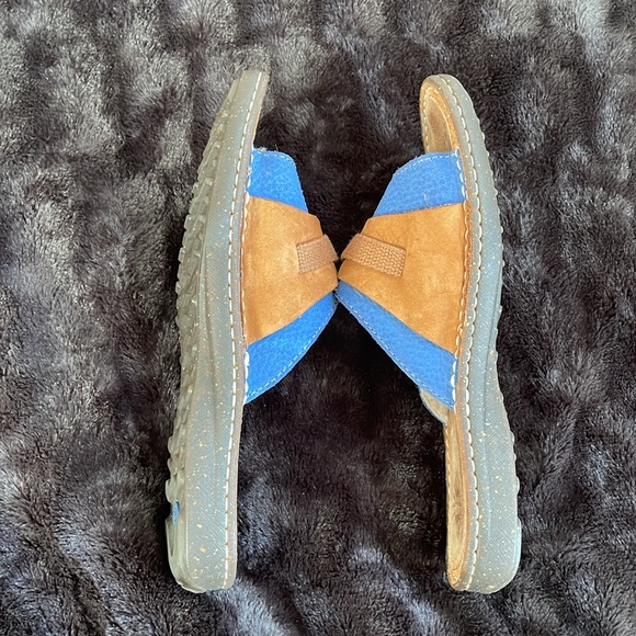 UGG flip flop sandals sz 10 excellent condition - Picture 4 of 4